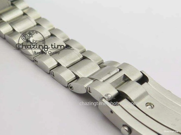 0516 Efficient Speedmaster JHF SS Snoopy Award 45th Anniversary White dial On SS Bracelet 8239